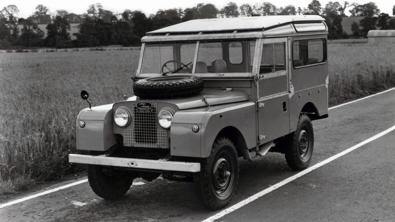 Illustration for article titled The White Roof Is the Coolest Piece of This Apparent Land Rover Defender Leak